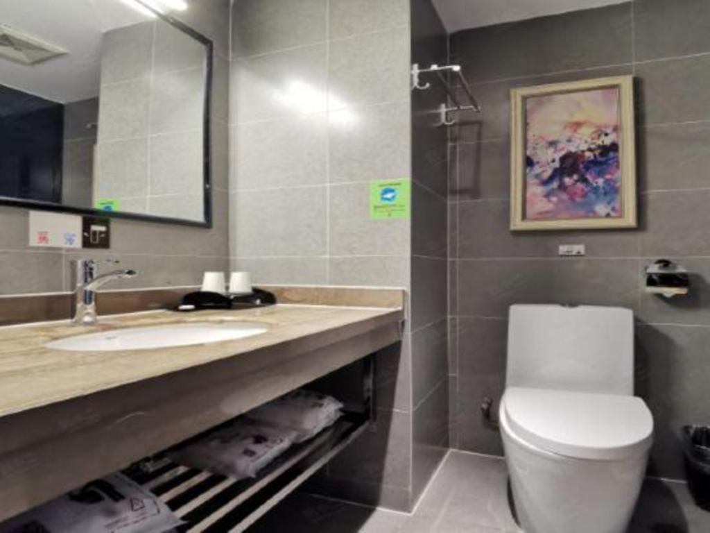 T Social Hotel Guangzhou Railway Station Branch Exteriör bild