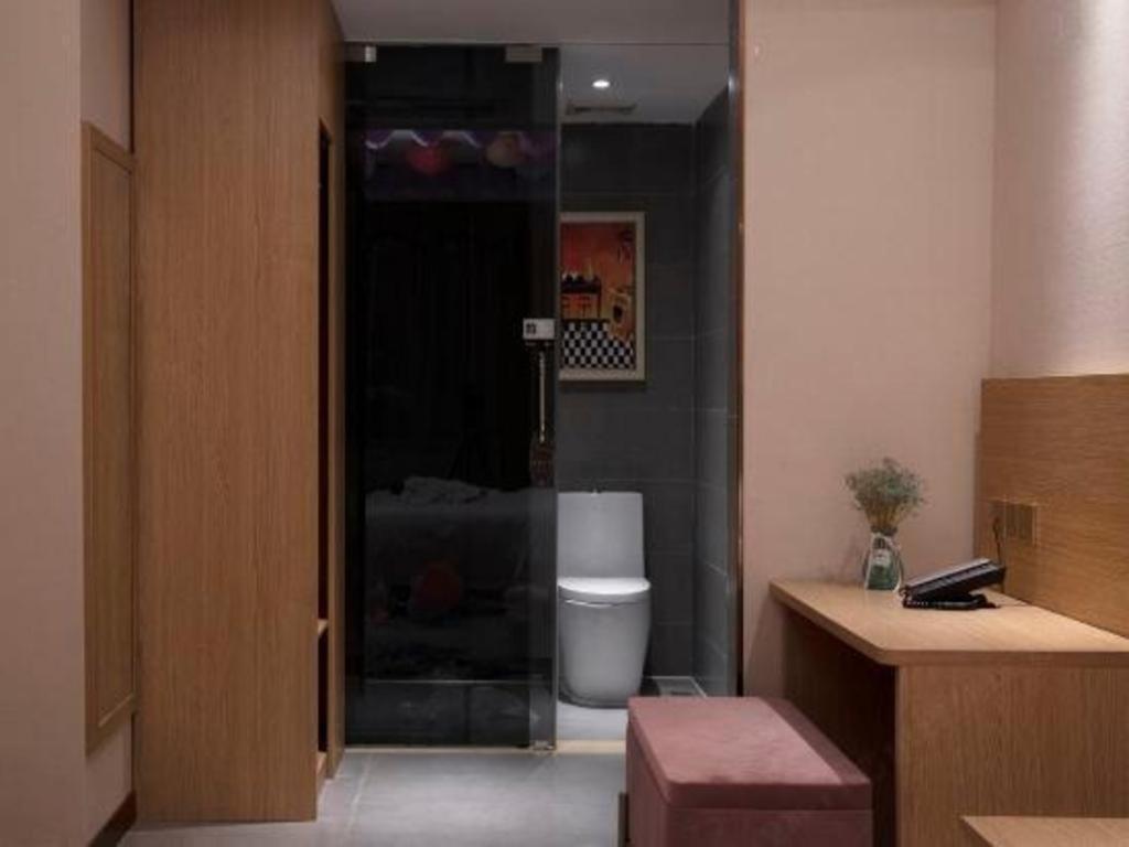 T Social Hotel Guangzhou Railway Station Branch Exteriör bild