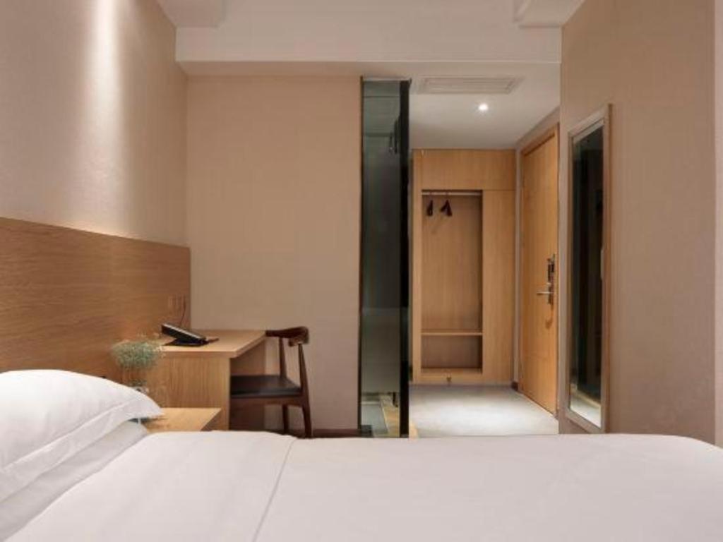 T Social Hotel Guangzhou Railway Station Branch Exteriör bild